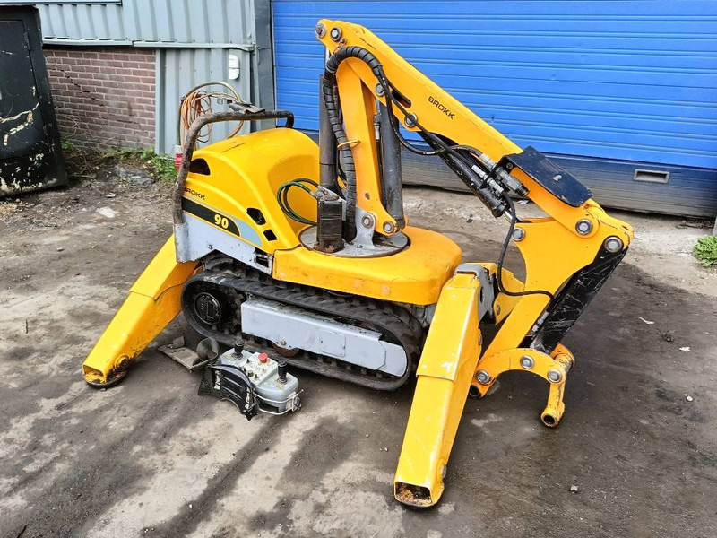 Brokk 90 husqvarna robot remote excavator digger - Máy xúc bánh xích: hình 1 Brokk 90 husqvarna robot remote excavator digger - Máy xúc bánh xích: hình 1