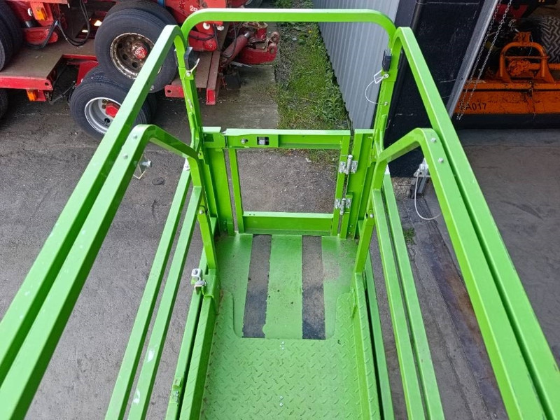 Máy nâng người hình kéo Fronteq FS0610T rups tracked hoogwerker hi lift 8m CE 2022: hình 16