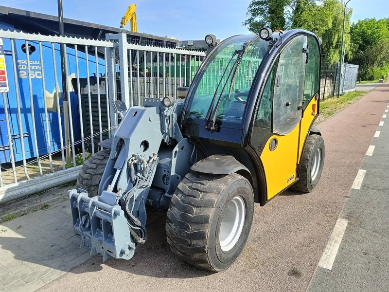 Giant 4548 Tendo verreiker 4,6 m 1,7 ton telehandler CE - Xe nhấc hình viễn vọng kính: hình 5 Giant 4548 Tendo verreiker 4,6 m 1,7 ton telehandler CE - Xe nhấc hình viễn vọng kính: hình 5