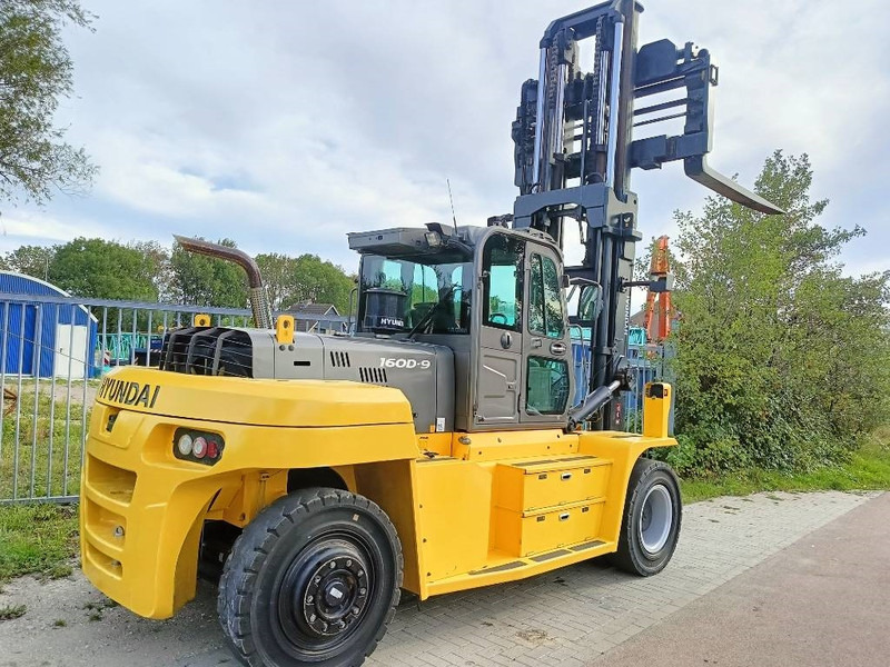 Hyundai 160 D-9 heftruck forklift stapler 16 ton CE - Xe nâng diesel: hình 2 Hyundai 160 D-9 heftruck forklift stapler 16 ton CE - Xe nâng diesel: hình 2
