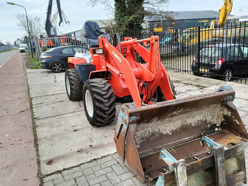 Kubota R 520 shovel wiellader loader lader met bak/vorken - Máy xúc lật bánh lốp: hình 4 Kubota R 520 shovel wiellader loader lader met bak/vorken - Máy xúc lật bánh lốp: hình 4