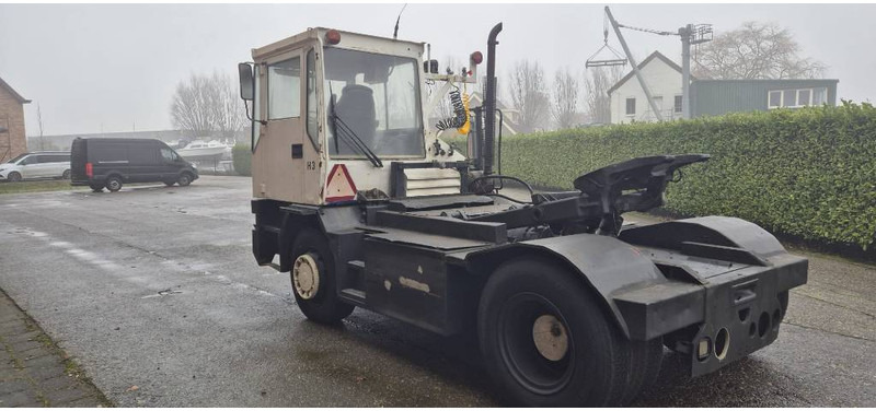 Terberg trt89 4x4 terminal trekker tractor port truck - Máy cày trạm: hình 5 Terberg trt89 4x4 terminal trekker tractor port truck - Máy cày trạm: hình 5