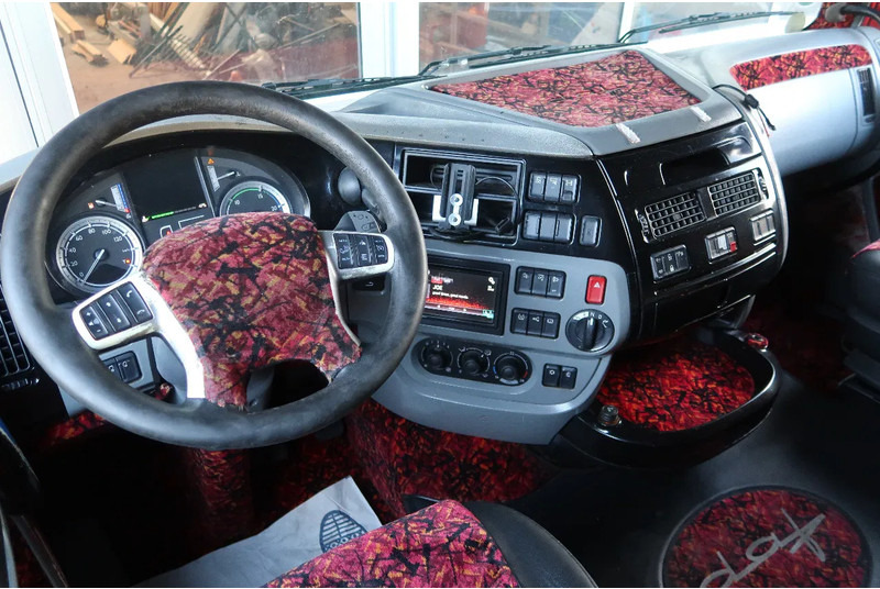 DAF XF 460 6X2/ SSC/ FULL AIR/ LIFT-LENK/ EURO 6 - Xe đầu kéo: hình 2 DAF XF 460 6X2/ SSC/ FULL AIR/ LIFT-LENK/ EURO 6 - Xe đầu kéo: hình 2