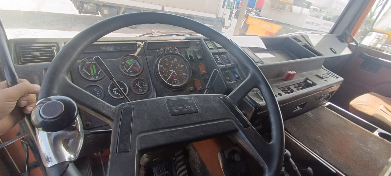 VOLVO F10 - Xe tải: hình 5 VOLVO F10 - Xe tải: hình 5