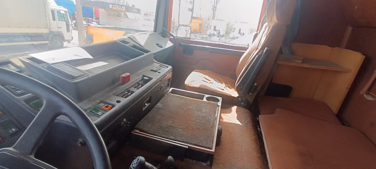 Xe tải VOLVO F10: hình 7 Xe tải VOLVO F10: hình 7