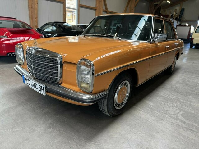 MERCEDES-BENZ 200 D/8 W115 - Sedan: hình 1 MERCEDES-BENZ 200 D/8 W115 - Sedan: hình 1