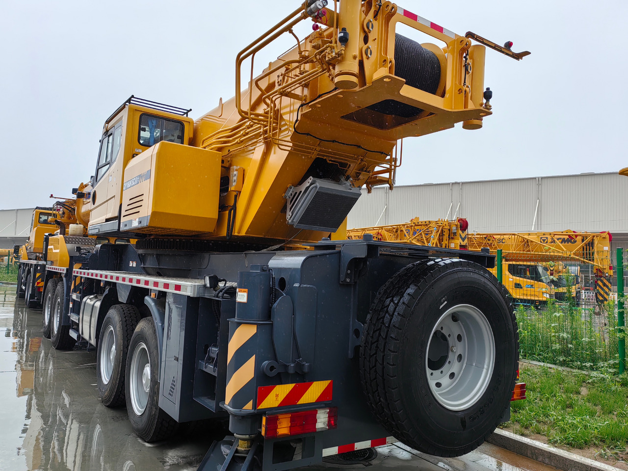 XCMG Factory 180 Ton Used QY180K5C Telescopic Boom Truck Mounted Crane Price List - Cẩu bánh lốp: hình 5 XCMG Factory 180 Ton Used QY180K5C Telescopic Boom Truck Mounted Crane Price List - Cẩu bánh lốp: hình 5