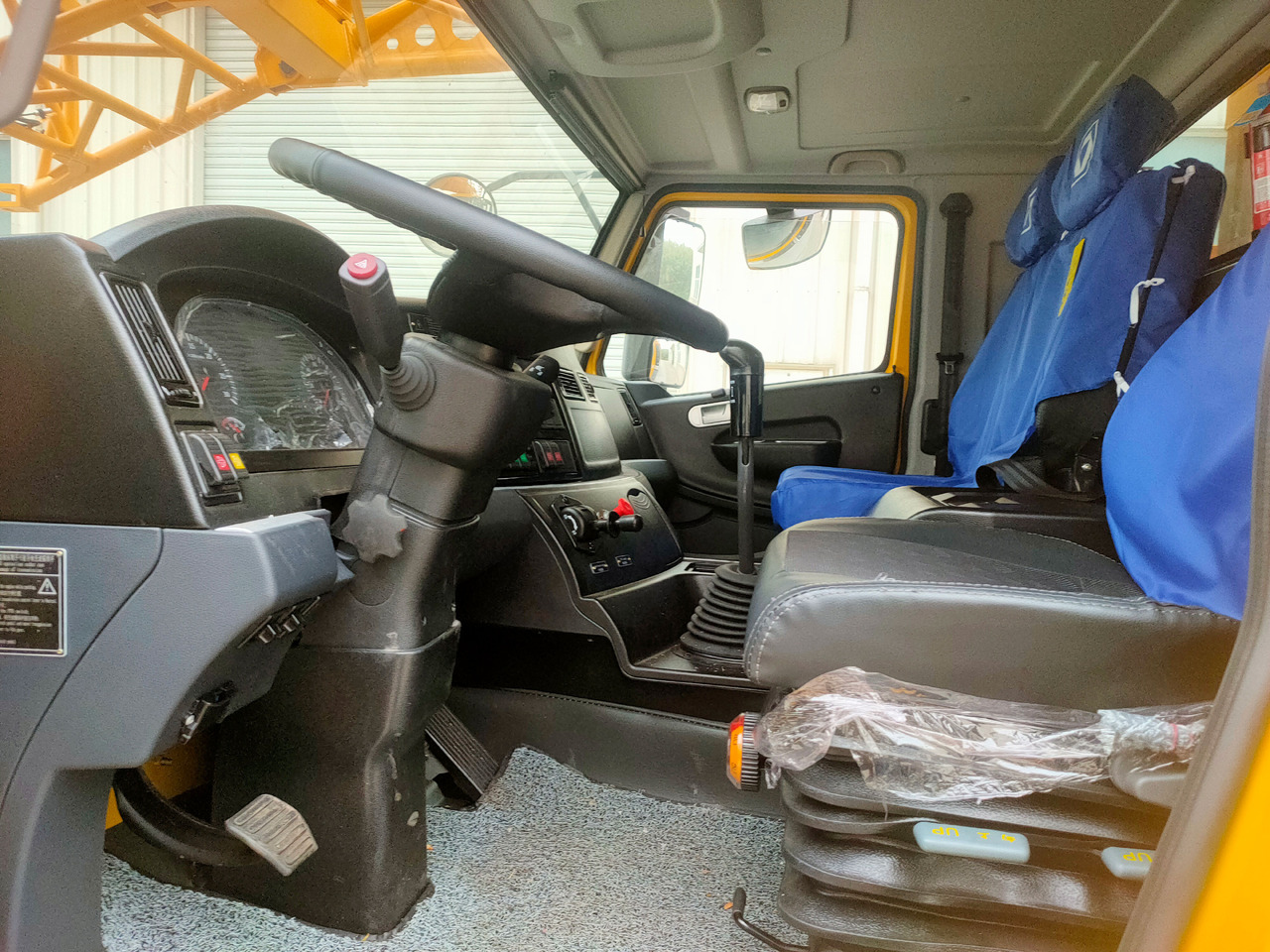 XCMG Factory Hydraulic Crane Telescopic Boom XCT100L7_1 Used 100 Ton Truck Crane For Sale - Cẩu bánh lốp: hình 2 XCMG Factory Hydraulic Crane Telescopic Boom XCT100L7_1 Used 100 Ton Truck Crane For Sale - Cẩu bánh lốp: hình 2