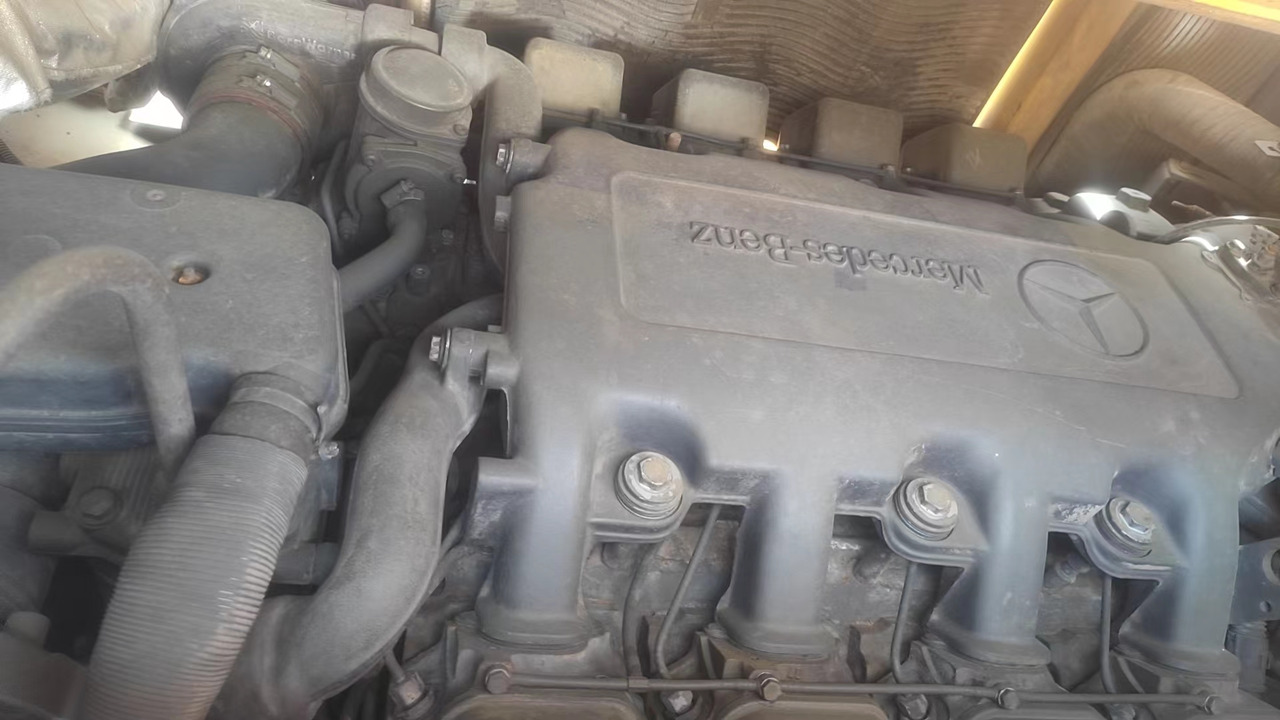 XCMG Factory Second Hand Mobile Truck Crane QAY200 200 Ton All Terrain Cranes In Good Condition - Cần cẩu mọi địa hình: hình 5 XCMG Factory Second Hand Mobile Truck Crane QAY200 200 Ton All Terrain Cranes In Good Condition - Cần cẩu mọi địa hình: hình 5