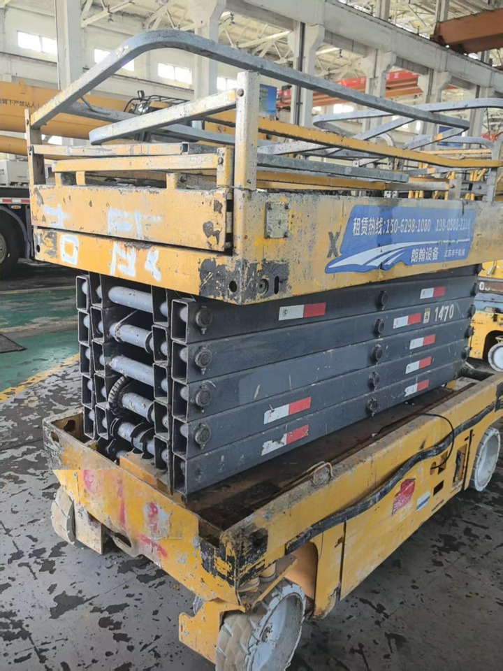 XCMG GTJZ1212 12m used lifting work table scissor lift price - Máy nâng người hình kéo: hình 5 XCMG GTJZ1212 12m used lifting work table scissor lift price - Máy nâng người hình kéo: hình 5