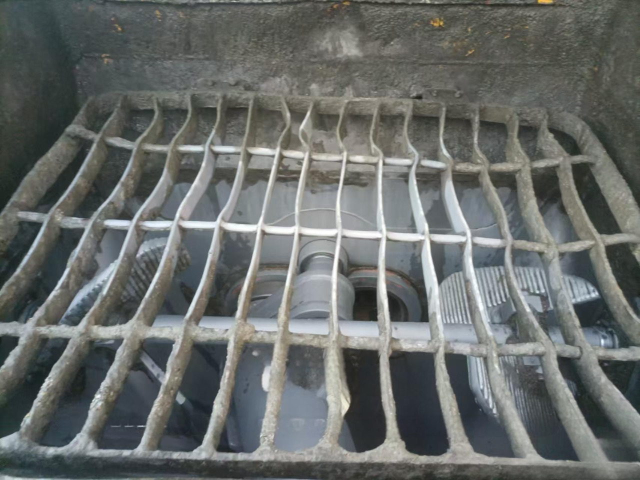 XCMG Manufacturer Concrete Pump Machine HB43V Used 43m HOWO Small Concrete Pumps Truck For Sale - Xe bơm bê tông: hình 5 XCMG Manufacturer Concrete Pump Machine HB43V Used 43m HOWO Small Concrete Pumps Truck For Sale - Xe bơm bê tông: hình 5