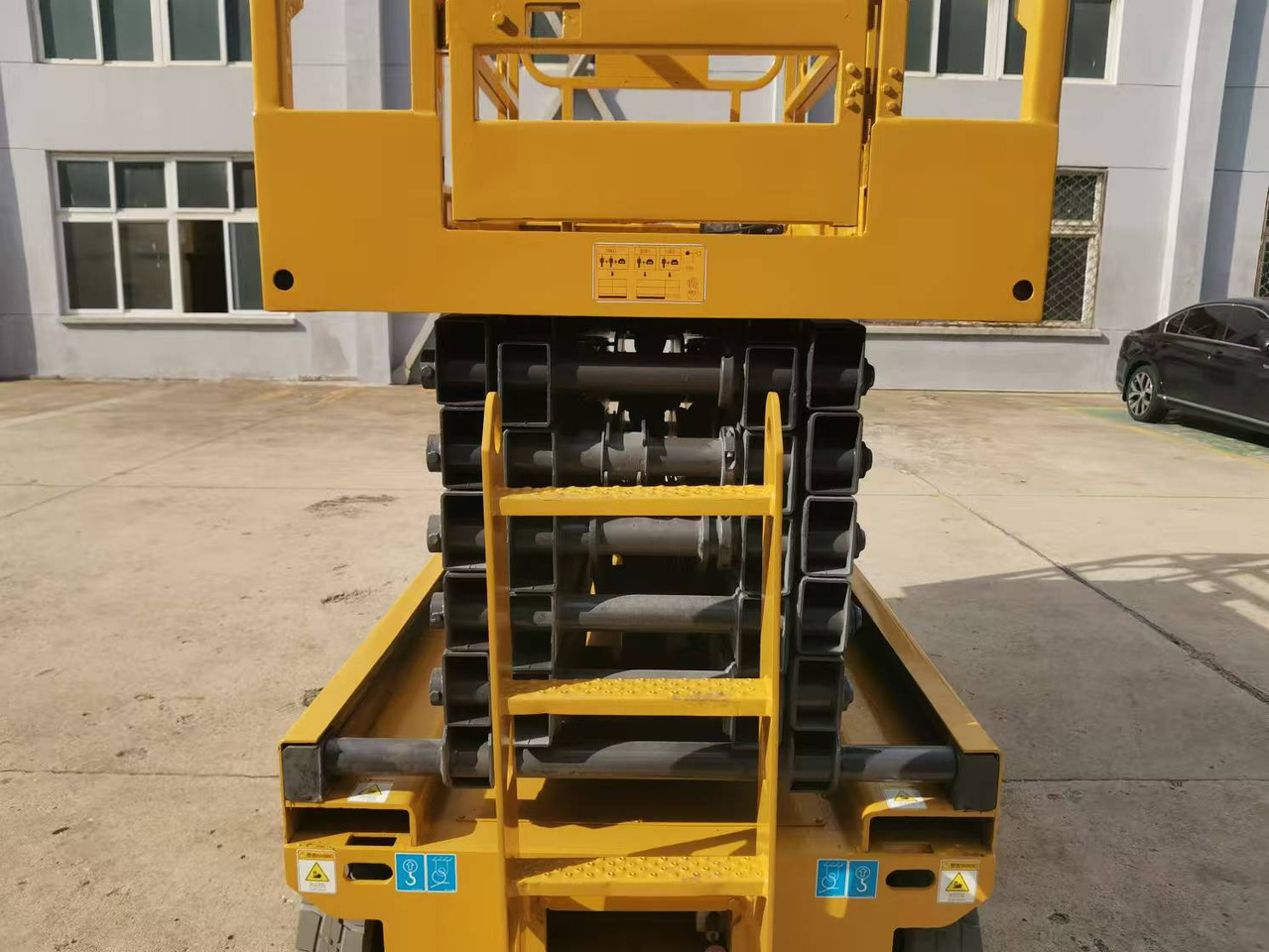 Máy nâng người hình kéo XCMG Official 12m Used Self Propelled Scissor Lift GTJZ1212 Aerial Work Platforms For Sale: hình 8