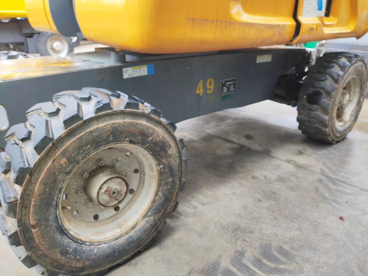 XCMG Official 26m Boom Lift Telescoping Lift GTBZ26S Used Vehicle Mounted Aerial Work Platform Price - Xe nâng người hình viễn vọng kính: hình 5 XCMG Official 26m Boom Lift Telescoping Lift GTBZ26S Used Vehicle Mounted Aerial Work Platform Price - Xe nâng người hình viễn vọng kính: hình 5