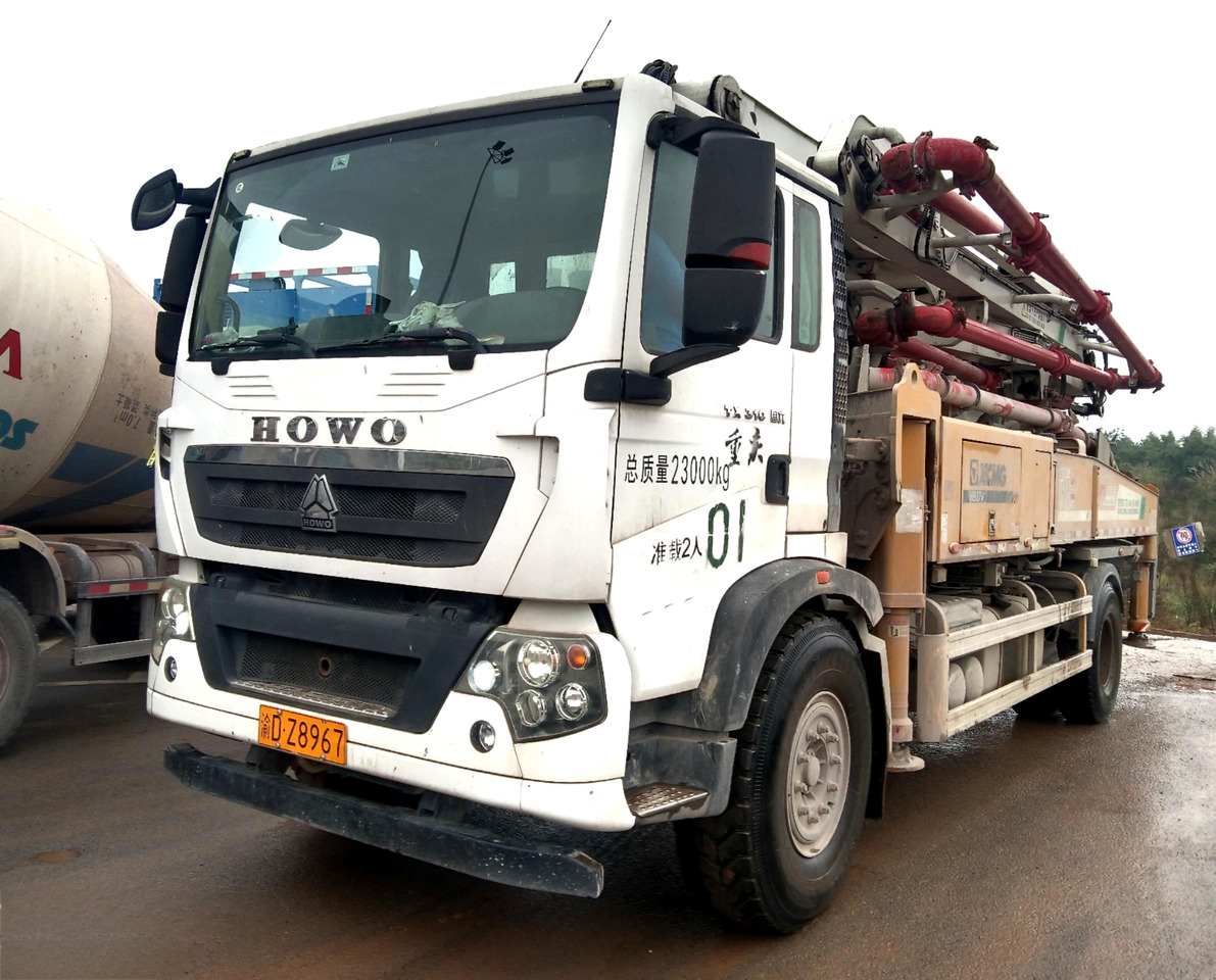 XCMG Official Concrete Machinery HB37V 37m Used Concrete Pump Truck With High Quality - Xe bơm bê tông: hình 3 XCMG Official Concrete Machinery HB37V 37m Used Concrete Pump Truck With High Quality - Xe bơm bê tông: hình 3