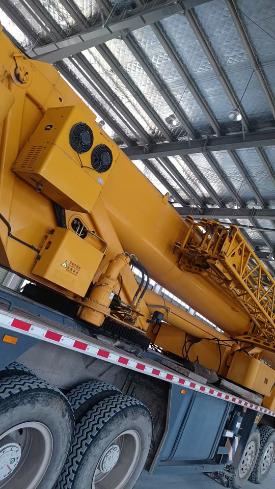 XCMG Official Second Hand 70 Ton Mobile Crane QY70K5D_1 Truck Mounted Crane - Cẩu bánh lốp: hình 5 XCMG Official Second Hand 70 Ton Mobile Crane QY70K5D_1 Truck Mounted Crane - Cẩu bánh lốp: hình 5