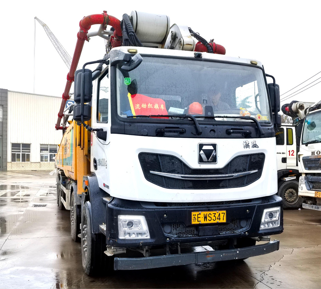 XCMG Official Second Hand Concrete Pump Machine HB65V 65m Concrete Boom Pump Truck Price List - Xe bơm bê tông: hình 2 XCMG Official Second Hand Concrete Pump Machine HB65V 65m Concrete Boom Pump Truck Price List - Xe bơm bê tông: hình 2