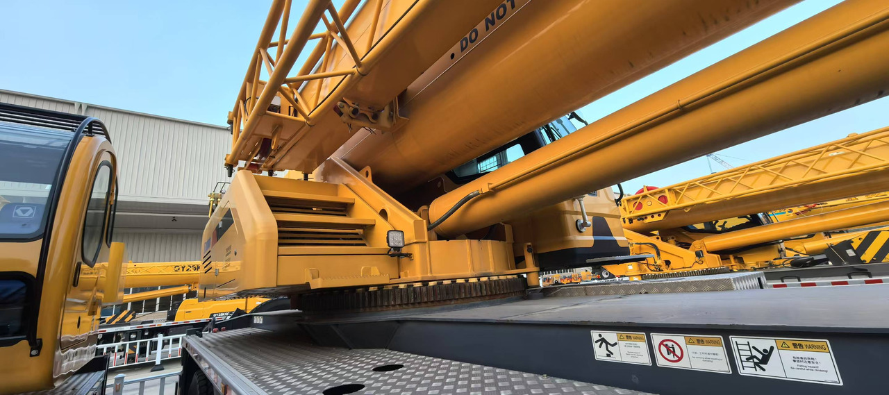 XCMG Official Second Hand Hydraulic Truck Crane QY75K 75ton Mobile Crane For Sale - Cẩu bánh lốp: hình 4 XCMG Official Second Hand Hydraulic Truck Crane QY75K 75ton Mobile Crane For Sale - Cẩu bánh lốp: hình 4