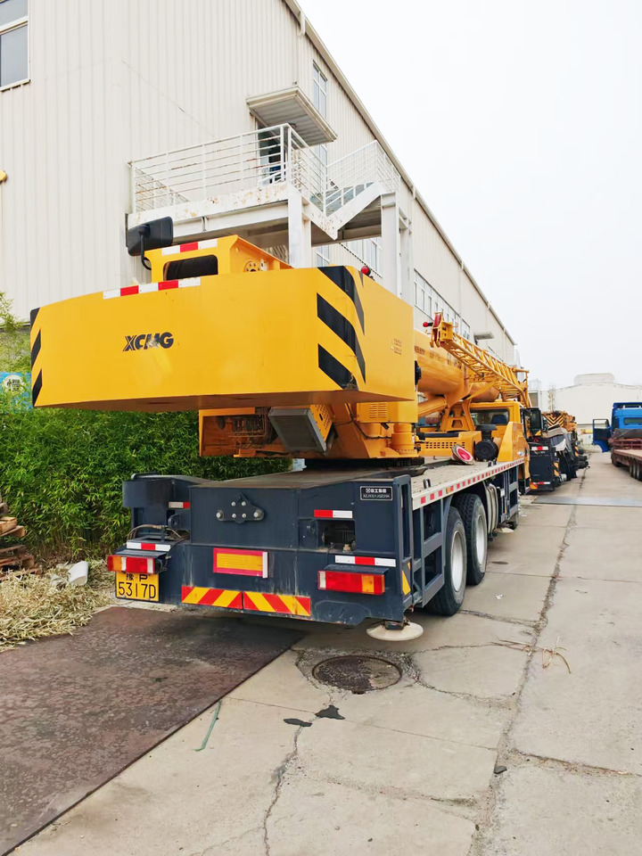 XCMG Official Second Hand Mobile Crane 25 Ton QY25K5D-5 Used Truck Cranes Price - Cẩu bánh lốp: hình 3 XCMG Official Second Hand Mobile Crane 25 Ton QY25K5D-5 Used Truck Cranes Price - Cẩu bánh lốp: hình 3