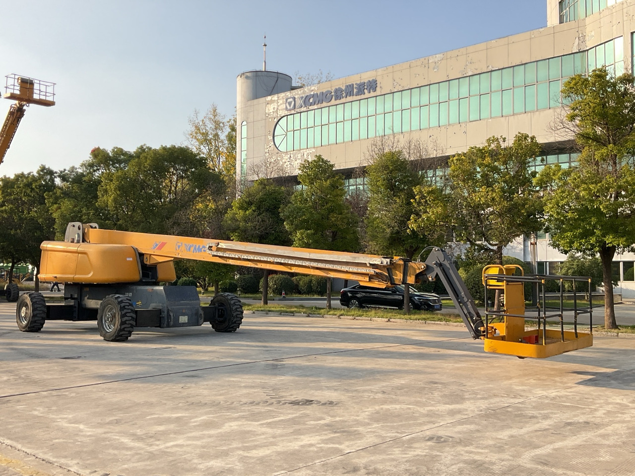 XCMG Official Used Boom Lift Telescoping Lift GTBZ32S 32m Aerial Work Platform For Sale - Xe nâng người hình viễn vọng kính: hình 2 XCMG Official Used Boom Lift Telescoping Lift GTBZ32S 32m Aerial Work Platform For Sale - Xe nâng người hình viễn vọng kính: hình 2