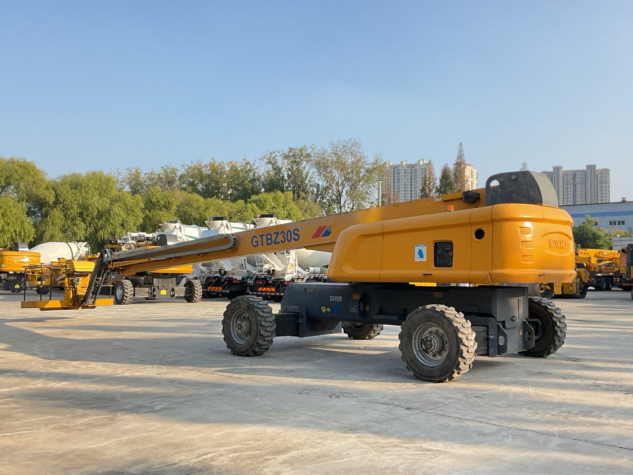 XCMG Official Used Boom Lift Telescoping Lift GTBZ32S 32m Aerial Work Platform For Sale - Xe nâng người hình viễn vọng kính: hình 4 XCMG Official Used Boom Lift Telescoping Lift GTBZ32S 32m Aerial Work Platform For Sale - Xe nâng người hình viễn vọng kính: hình 4