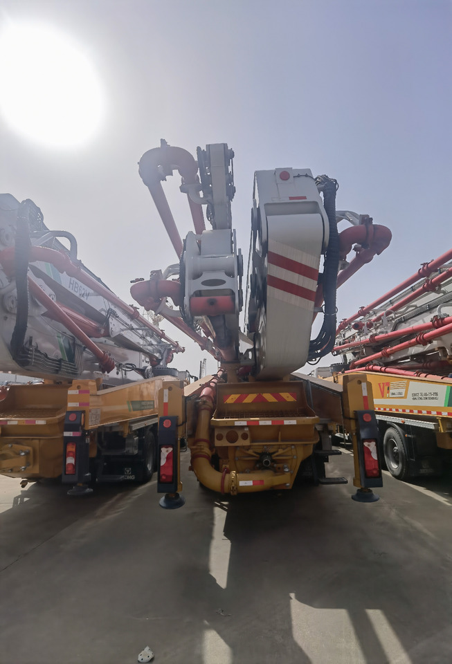 XCMG Official Used Diesel Concrete Pump 62m HB62V Truck-mounted Concrete Pump Hot Sale - Xe bơm bê tông: hình 5 XCMG Official Used Diesel Concrete Pump 62m HB62V Truck-mounted Concrete Pump Hot Sale - Xe bơm bê tông: hình 5