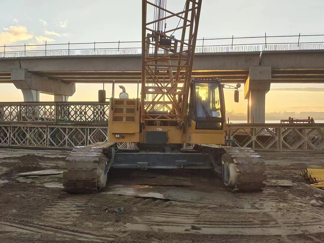 XCMG Official Used Mini Mobile Crane XGC75 75 Ton Crawler Crane With Cheap Price - Cần cẩu bánh xích: hình 3 XCMG Official Used Mini Mobile Crane XGC75 75 Ton Crawler Crane With Cheap Price - Cần cẩu bánh xích: hình 3