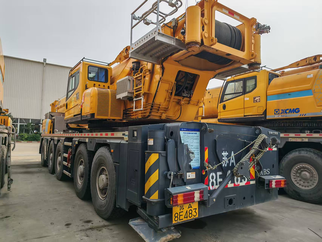 XCMG Official Used Mobile Crane XCA300L8 300Ton 8-Section Truck Crane Hot Sale - Cần cẩu mọi địa hình: hình 4 XCMG Official Used Mobile Crane XCA300L8 300Ton 8-Section Truck Crane Hot Sale - Cần cẩu mọi địa hình: hình 4
