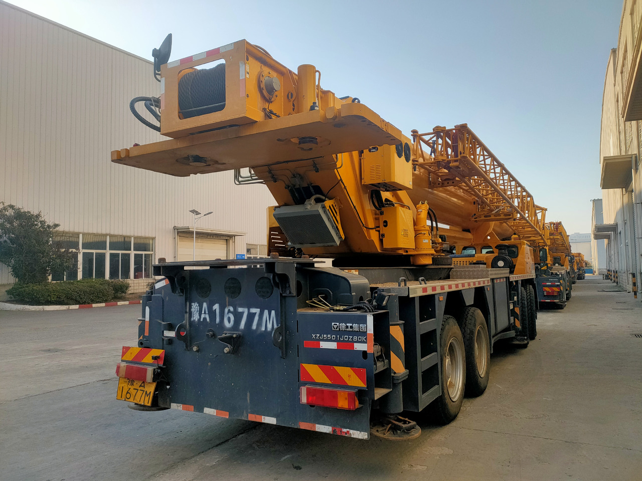 XCMG Official Used Mobile Truck Crane QY80K5D 85 Ton Mobile Hydraulic Crane Price - Cẩu bánh lốp: hình 2 XCMG Official Used Mobile Truck Crane QY80K5D 85 Ton Mobile Hydraulic Crane Price - Cẩu bánh lốp: hình 2
