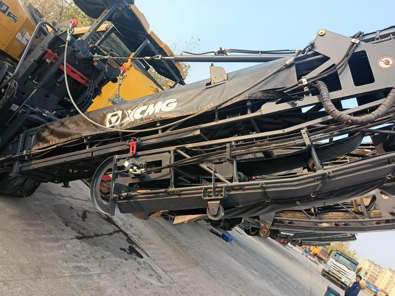 XCMG Official Used Road Asphalt Milling Machine XM1005K Asphalt Cold Planer Machine Price For Sale - Máy bào lạnh: hình 4 XCMG Official Used Road Asphalt Milling Machine XM1005K Asphalt Cold Planer Machine Price For Sale - Máy bào lạnh: hình 4