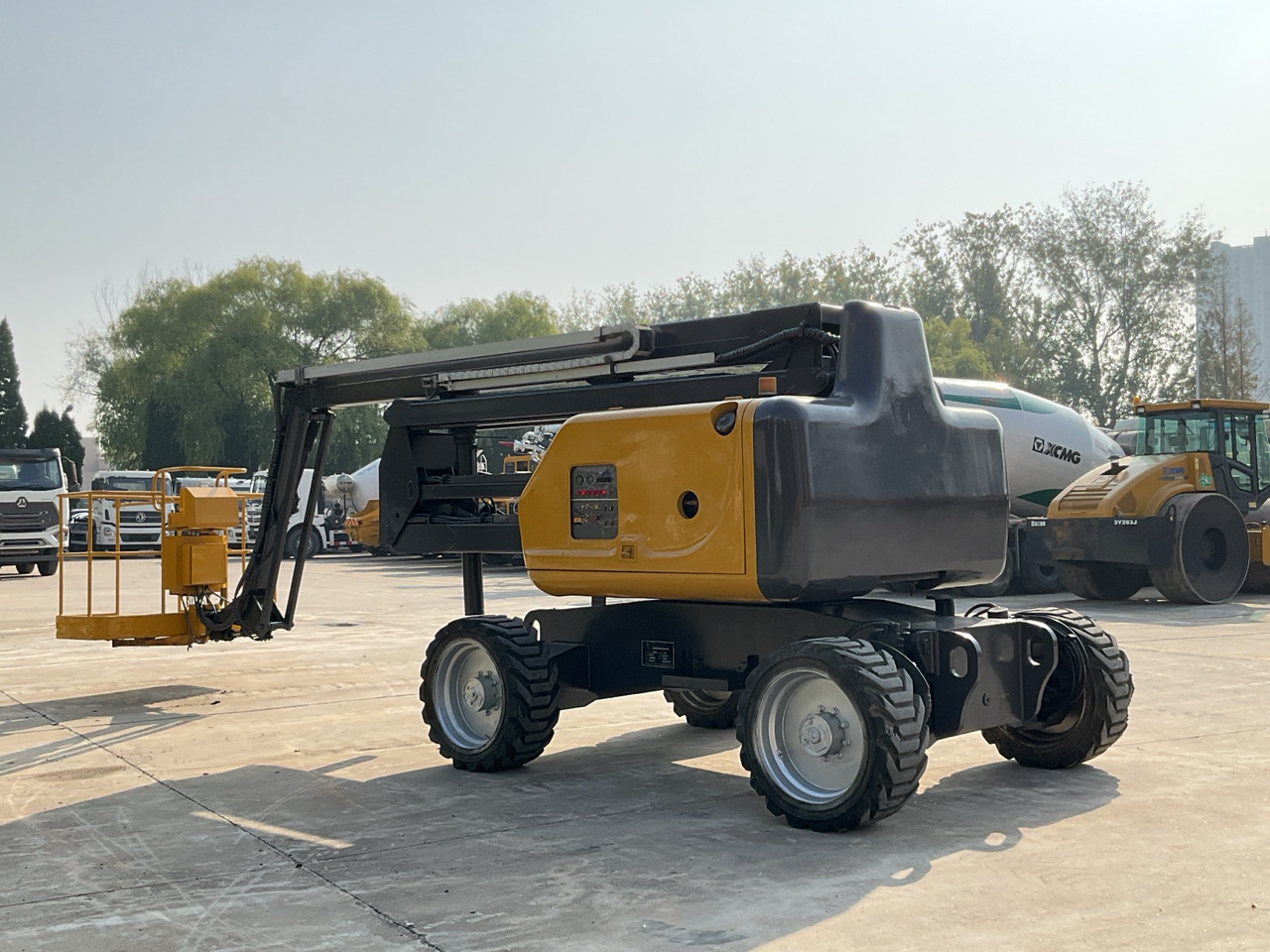 XCMG Official Used Self Propelled Boom Lift GTBZ18 18m Cherry Picker Price List - Xe nâng người nhiều khớp nối: hình 3 XCMG Official Used Self Propelled Boom Lift GTBZ18 18m Cherry Picker Price List - Xe nâng người nhiều khớp nối: hình 3