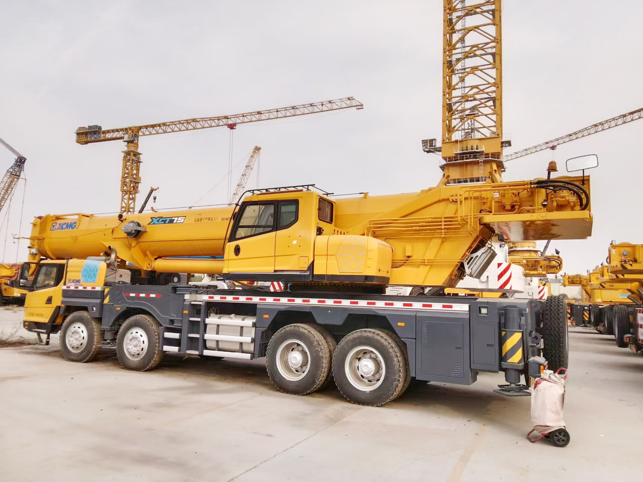 XCMG Official Used Truck Crane XCT75L7 75 Ton Mobile Crane Machine For Sale - Cẩu bánh lốp: hình 4 XCMG Official Used Truck Crane XCT75L7 75 Ton Mobile Crane Machine For Sale - Cẩu bánh lốp: hình 4