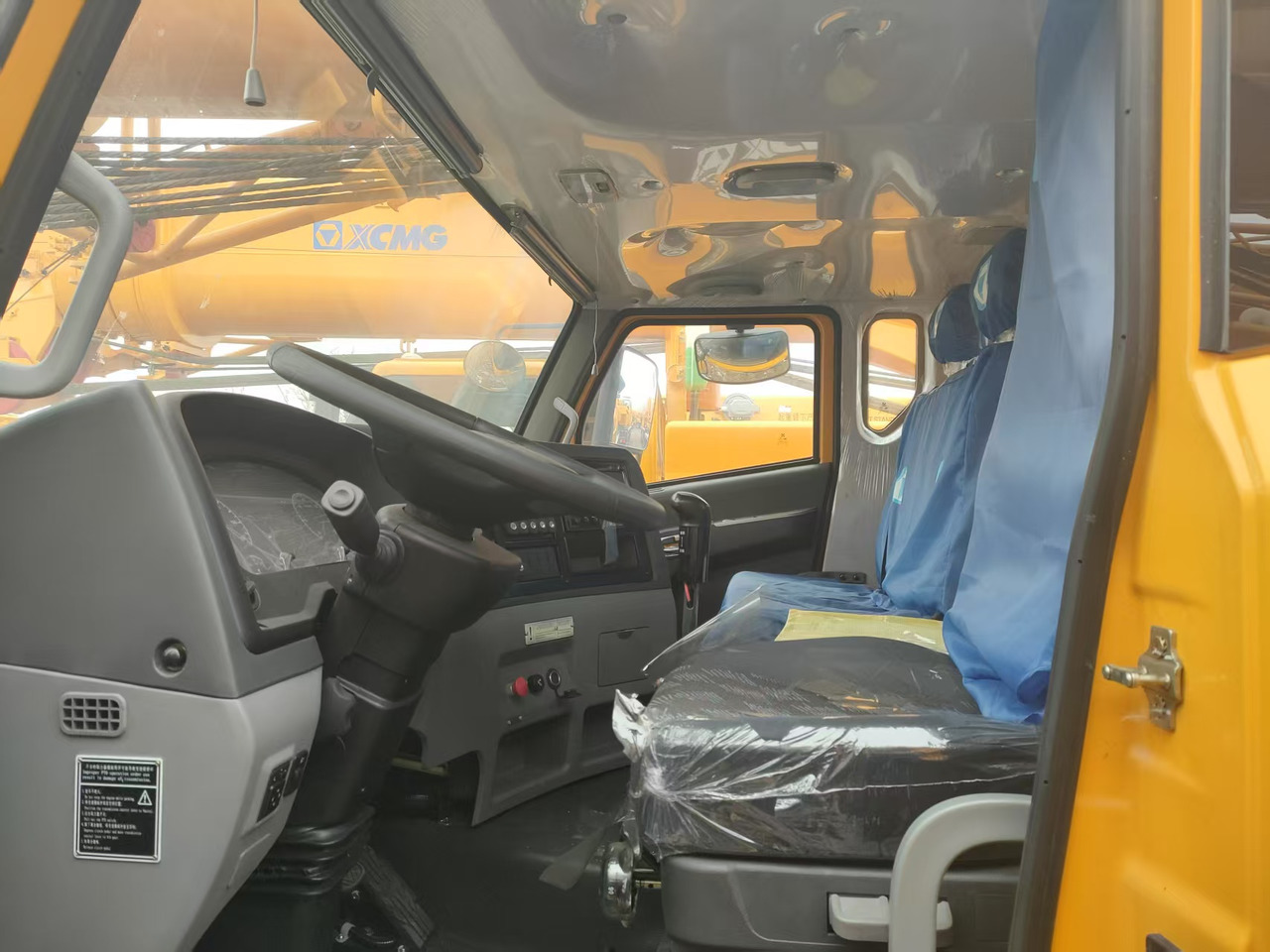 XCMG Official XCT30_M Used Hydraulic Arm Crane For Trucks With High Quality - Cẩu bánh lốp: hình 4 XCMG Official XCT30_M Used Hydraulic Arm Crane For Trucks With High Quality - Cẩu bánh lốp: hình 4