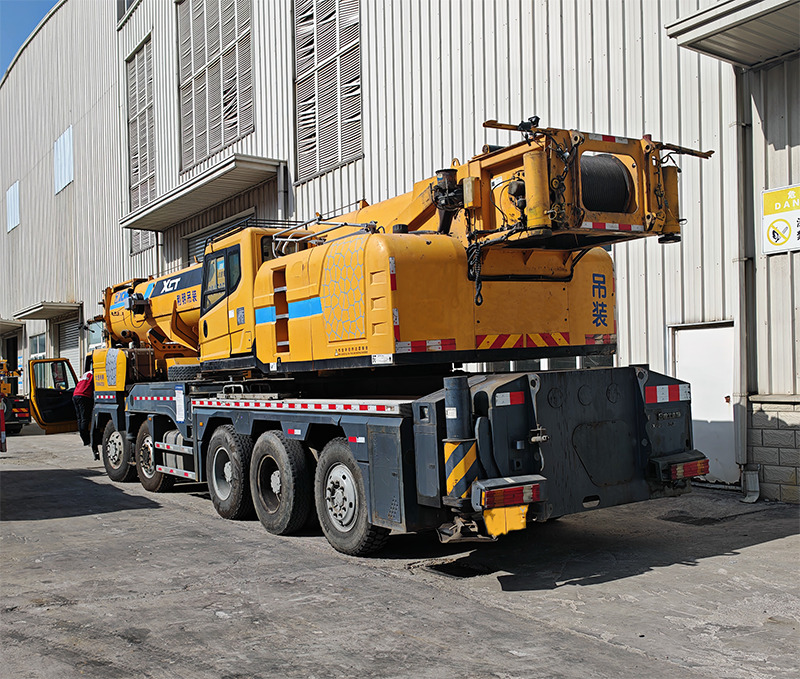 XCMG XCT110 used 110ton mobile hydraulic truck crane price - Cẩu bánh lốp: hình 5 XCMG XCT110 used 110ton mobile hydraulic truck crane price - Cẩu bánh lốp: hình 5