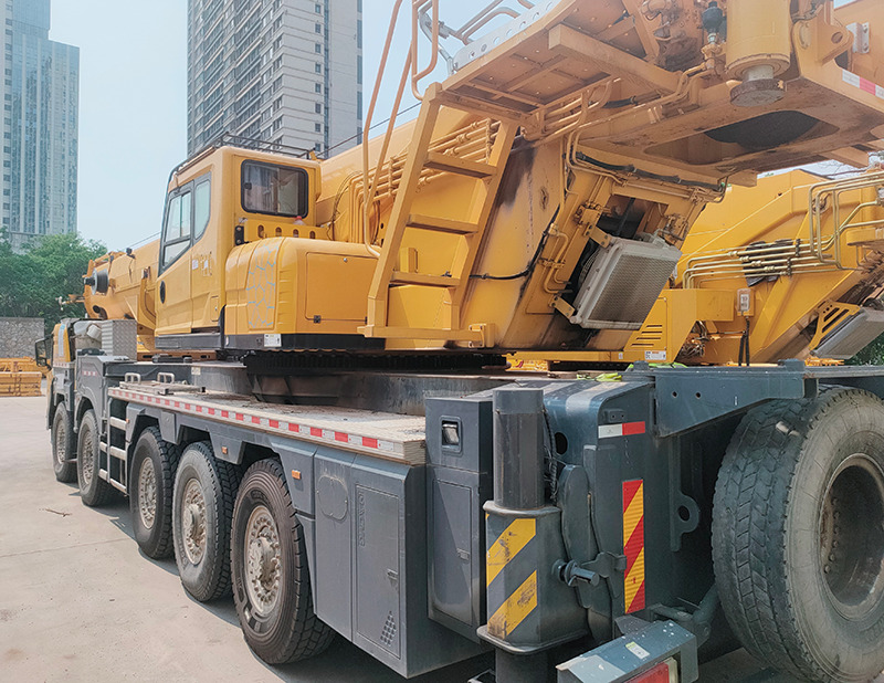 XCMG XCT130L8 second hand 130ton small hydraulic crane for sale - Cẩu bánh lốp: hình 5 XCMG XCT130L8 second hand 130ton small hydraulic crane for sale - Cẩu bánh lốp: hình 5