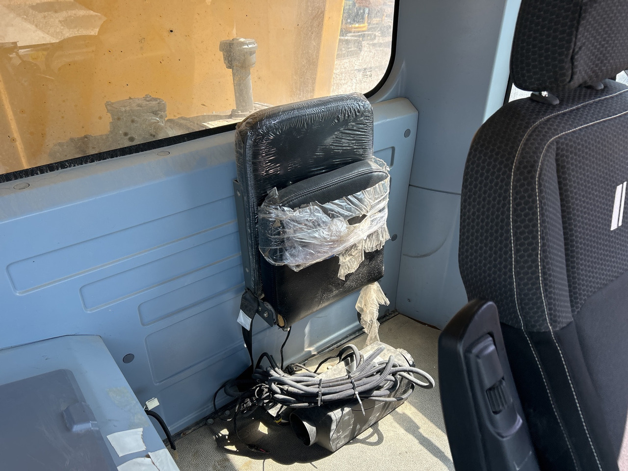 XCMG XDR85T large 85ton mining truck wheeled - Máy móc đào mỏ: hình 3 XCMG XDR85T large 85ton mining truck wheeled - Máy móc đào mỏ: hình 3