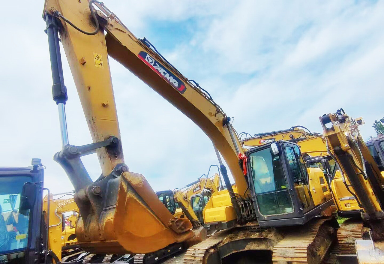 XCMG XE200GH medium 20ton crawler excavator used - Máy xúc bánh xích: hình 2 XCMG XE200GH medium 20ton crawler excavator used - Máy xúc bánh xích: hình 2