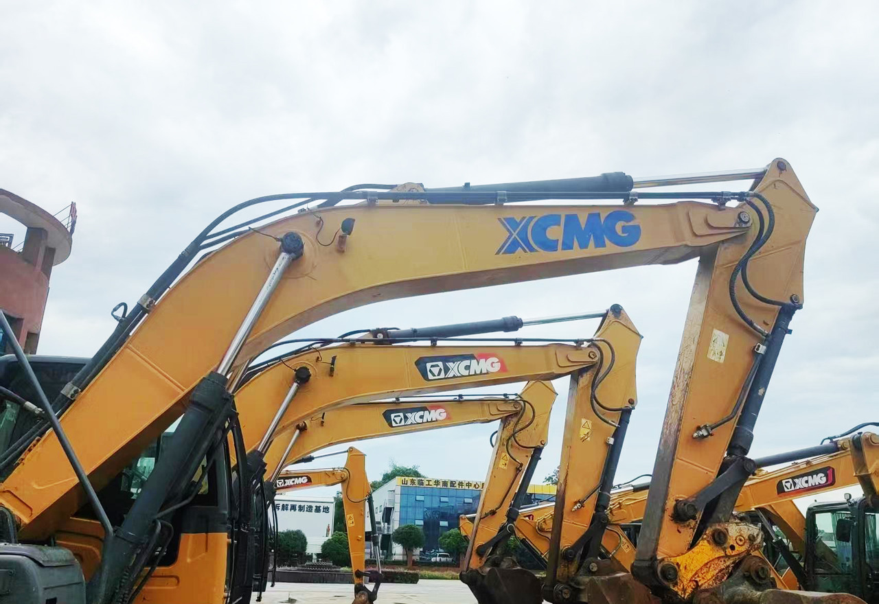 XCMG XE215DA 20ton medium used crawler excavator hydraulic price - Máy xúc bánh xích: hình 3 XCMG XE215DA 20ton medium used crawler excavator hydraulic price - Máy xúc bánh xích: hình 3