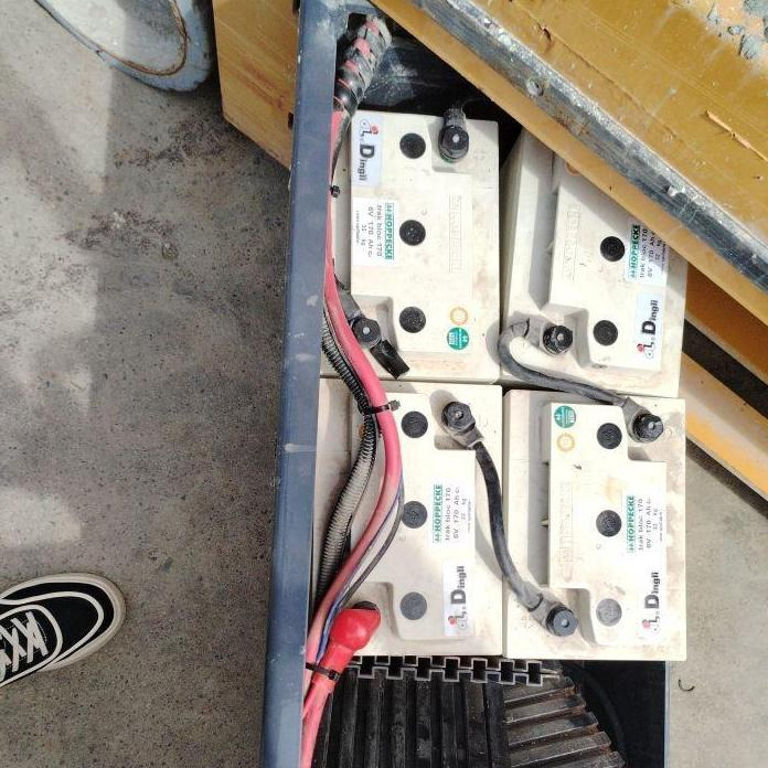 XCMG XG1008HA 10m portable second hand lifting platform scissor lift - Máy nâng người hình kéo: hình 2 XCMG XG1008HA 10m portable second hand lifting platform scissor lift - Máy nâng người hình kéo: hình 2