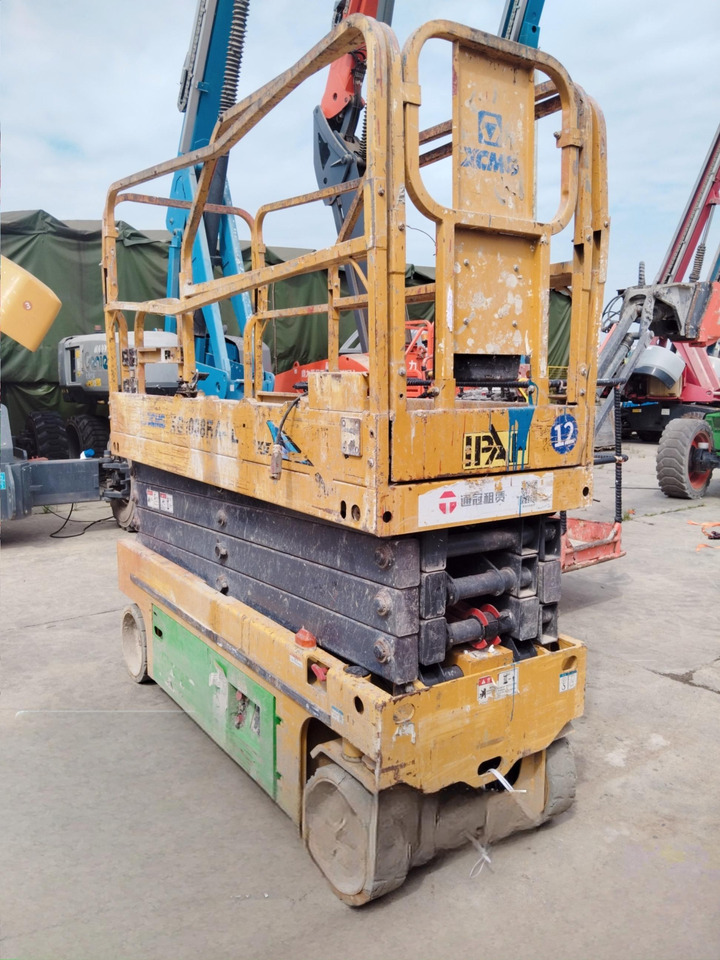 XCMG XG1008HA-Li 10m used Lithium battery scissor aerial work platform - Máy nâng người hình kéo: hình 4 XCMG XG1008HA-Li 10m used Lithium battery scissor aerial work platform - Máy nâng người hình kéo: hình 4