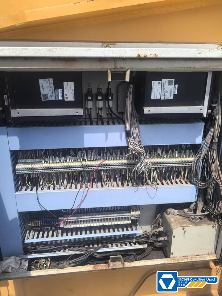 XCMG XGC500 500ton used hydraulic lift machine price - Cần cẩu bánh xích: hình 3 XCMG XGC500 500ton used hydraulic lift machine price - Cần cẩu bánh xích: hình 3