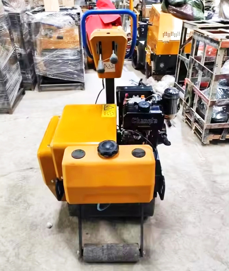 XCMG XMR040 small hand light hydraulic road roller for sale - Máy lăn nhỏ: hình 3 XCMG XMR040 small hand light hydraulic road roller for sale - Máy lăn nhỏ: hình 3