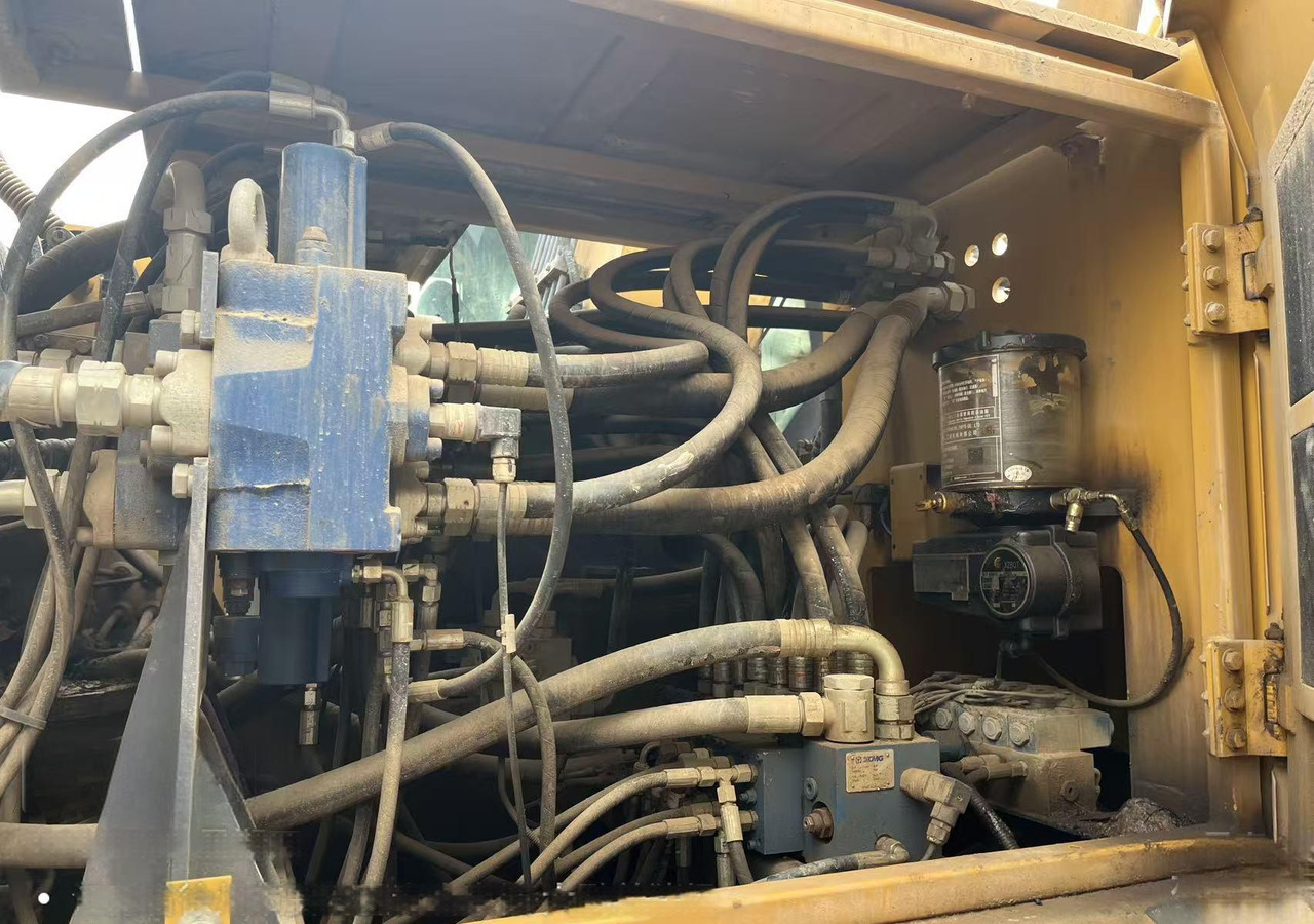 XCMG XR180D used rotary drilling rig machine for sale - Giàn khoan: hình 3 XCMG XR180D used rotary drilling rig machine for sale - Giàn khoan: hình 3