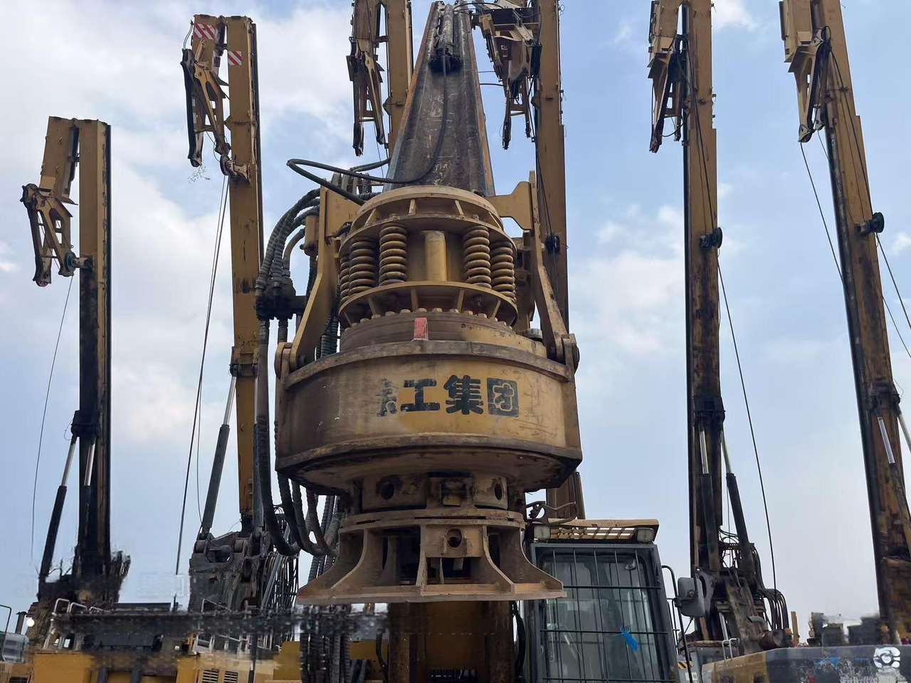 XCMG XR180D used rotary drilling rig machine for sale - Giàn khoan: hình 4 XCMG XR180D used rotary drilling rig machine for sale - Giàn khoan: hình 4