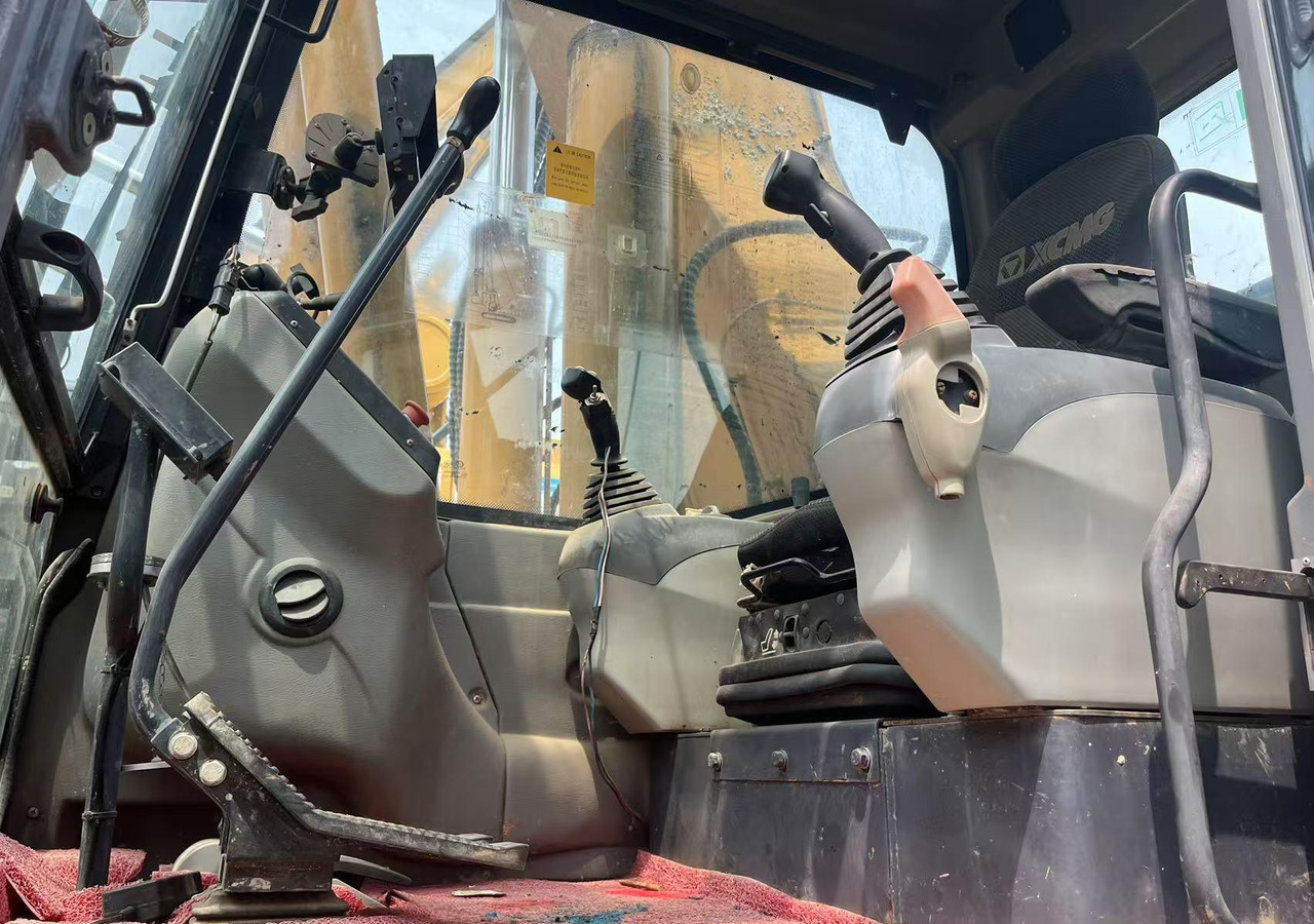 XCMG XR220D mobile crawler rotary drilling rig 25m - Giàn khoan: hình 3 XCMG XR220D mobile crawler rotary drilling rig 25m - Giàn khoan: hình 3