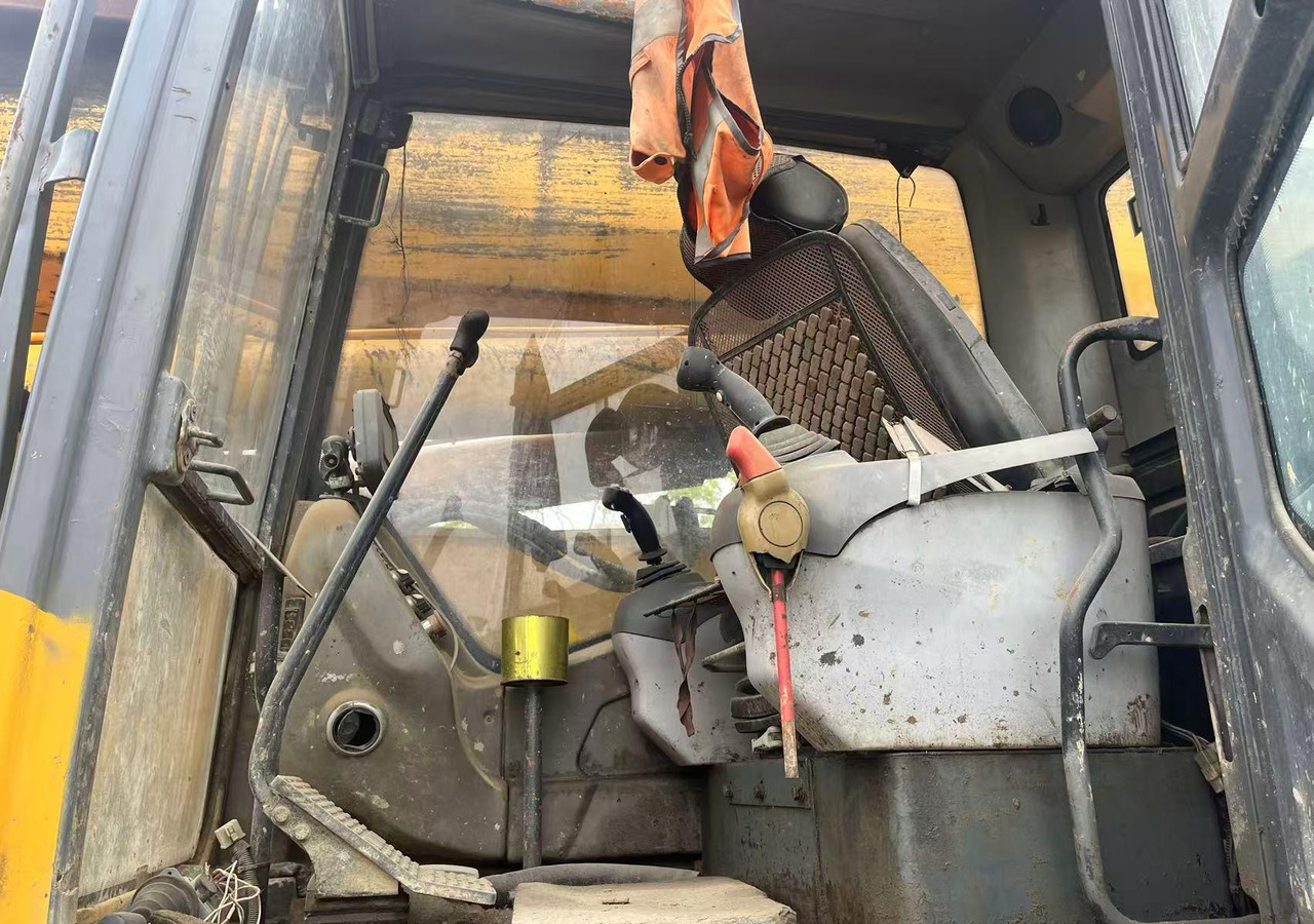 XCMG XR220D portable crawler rotary drilling rig 25m - Giàn khoan: hình 2 XCMG XR220D portable crawler rotary drilling rig 25m - Giàn khoan: hình 2