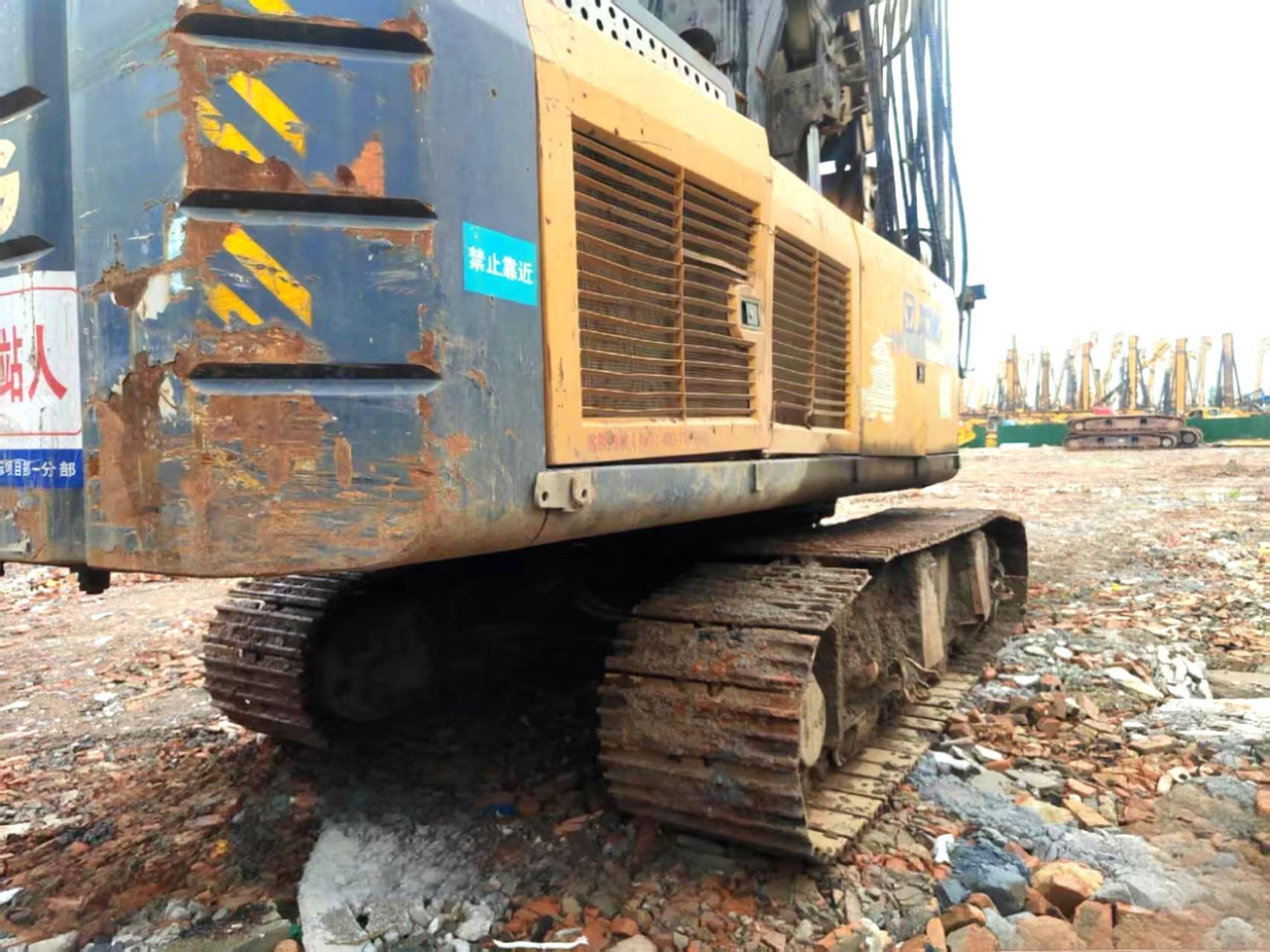 XCMG certified used rotary drilling rig XR240E - Giàn khoan: hình 4 XCMG certified used rotary drilling rig XR240E - Giàn khoan: hình 4