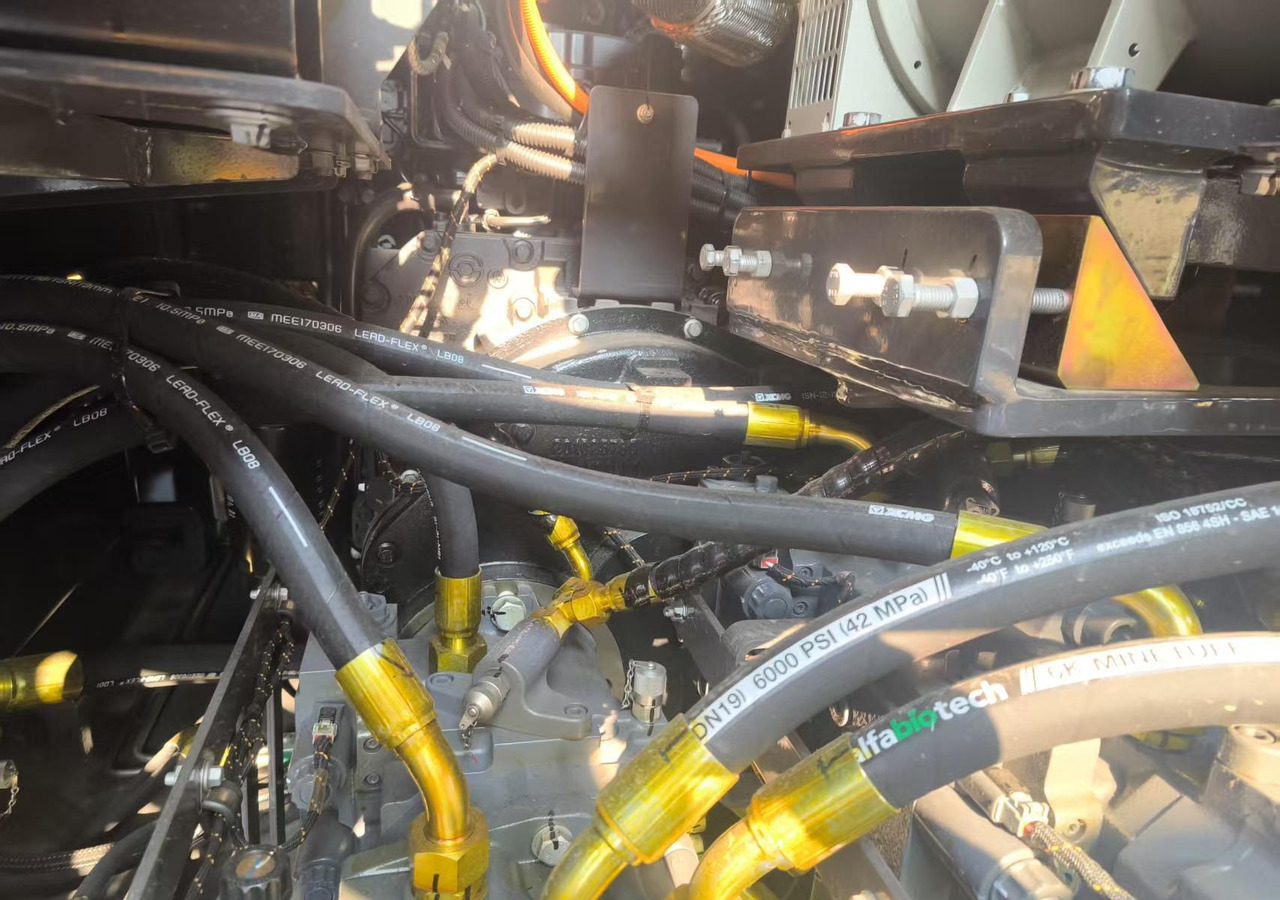 XCMG official used asphalt paver RP905IV Concrete machine - Máy lát nhựa đường: hình 2 XCMG official used asphalt paver RP905IV Concrete machine - Máy lát nhựa đường: hình 2