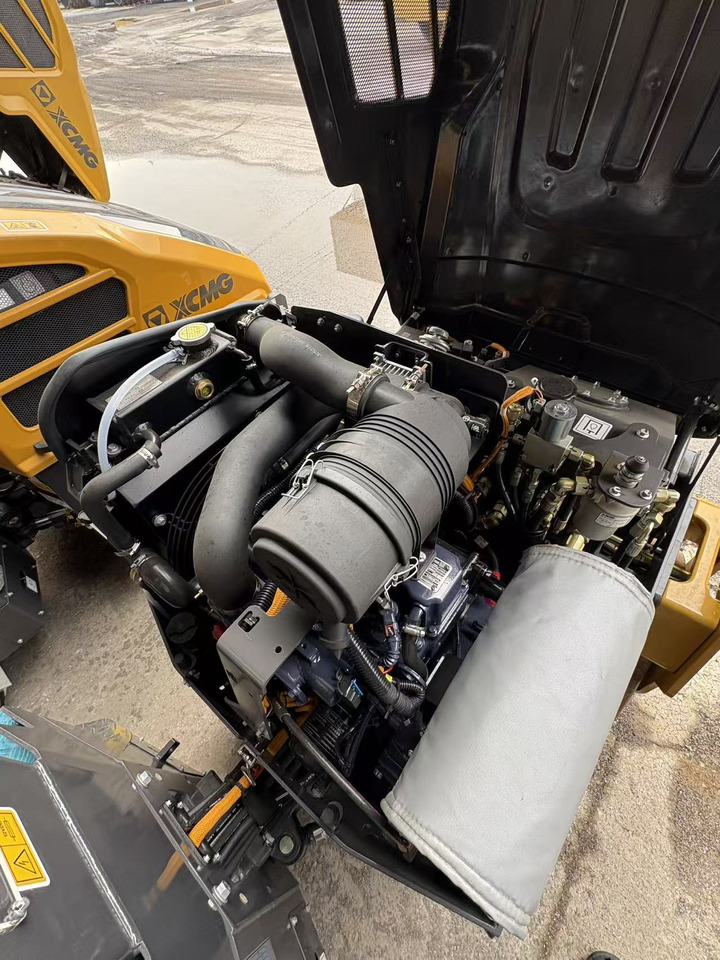 XCMG small XD120 Double Drum Vibratory Road Roller - Máy lăn nhỏ: hình 5 XCMG small XD120 Double Drum Vibratory Road Roller - Máy lăn nhỏ: hình 5