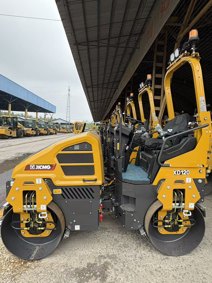 XCMG small XD120 Double Drum Vibratory Road Roller - Máy lăn nhỏ: hình 2 XCMG small XD120 Double Drum Vibratory Road Roller - Máy lăn nhỏ: hình 2