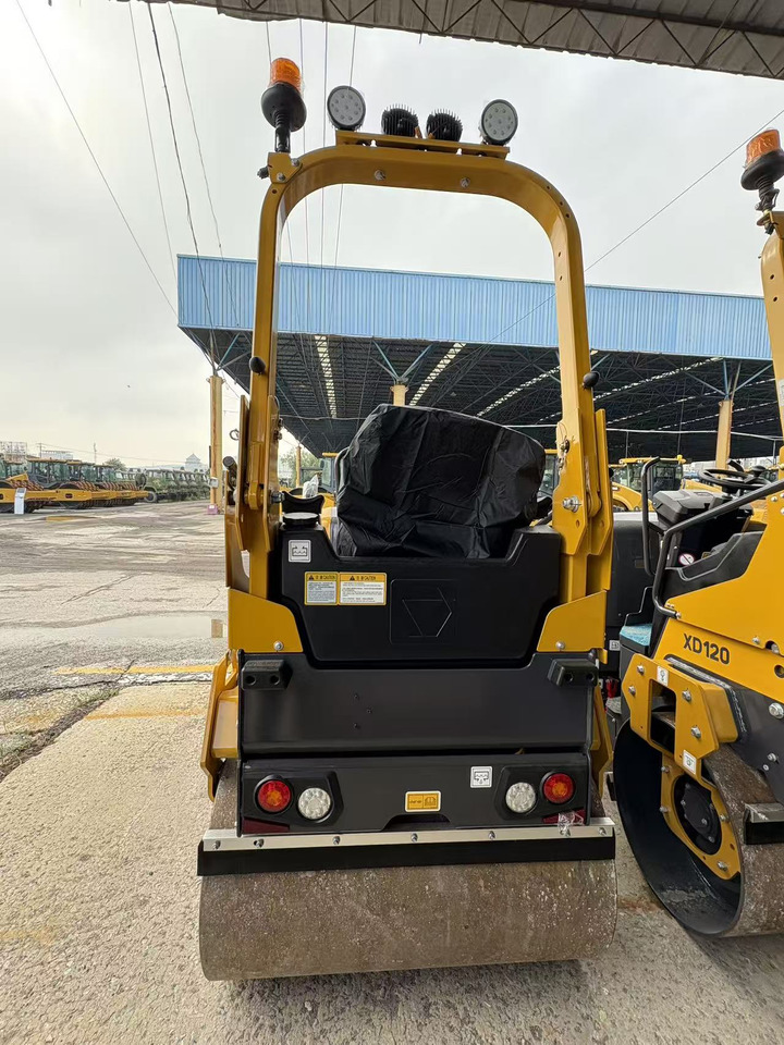 XCMG small XD120 Double Drum Vibratory Road Roller - Máy lăn nhỏ: hình 3 XCMG small XD120 Double Drum Vibratory Road Roller - Máy lăn nhỏ: hình 3